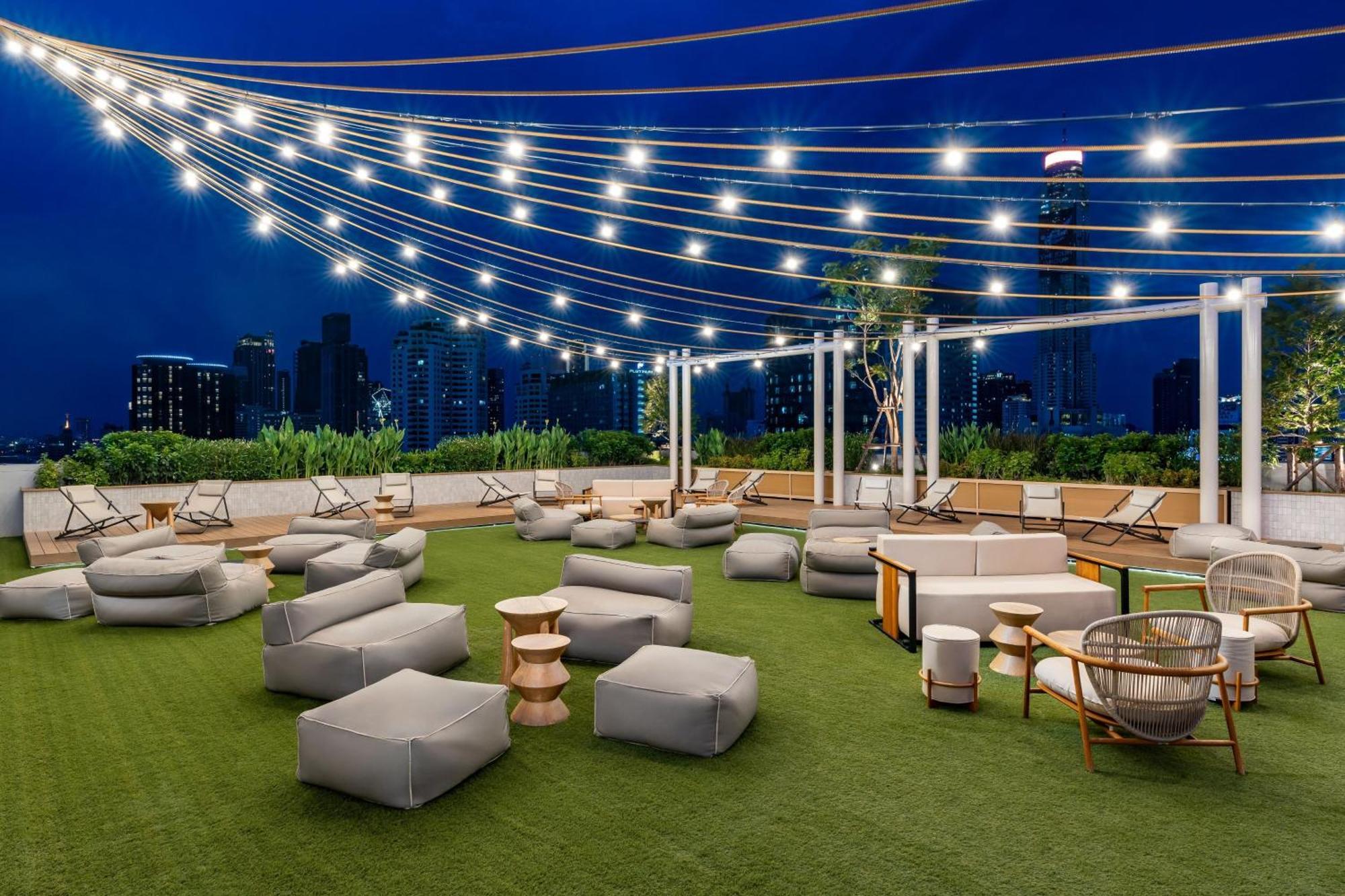 Moxy Bangkok Ratchaprasong Hotel Екстериор снимка