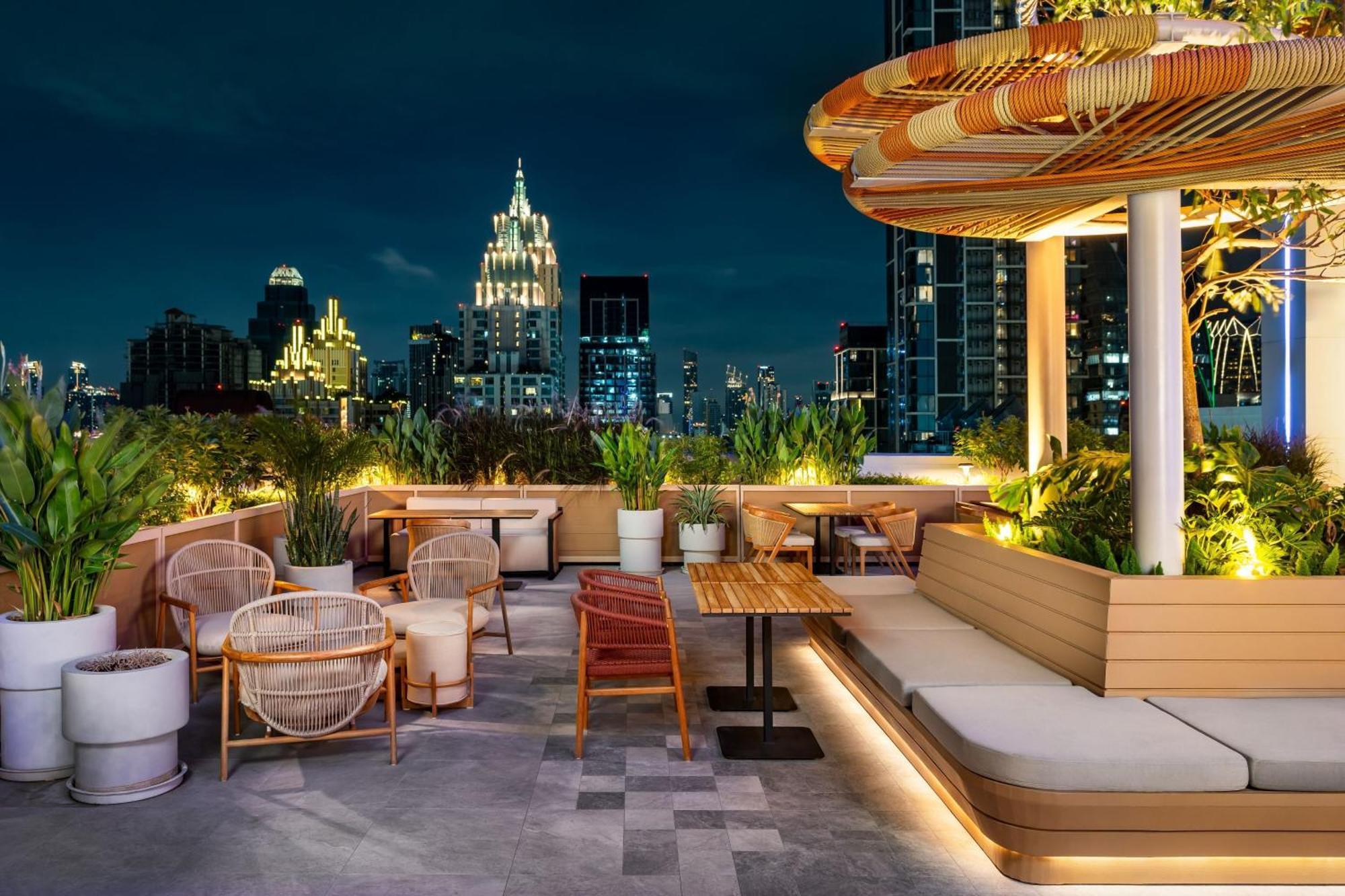 Moxy Bangkok Ratchaprasong Hotel Екстериор снимка