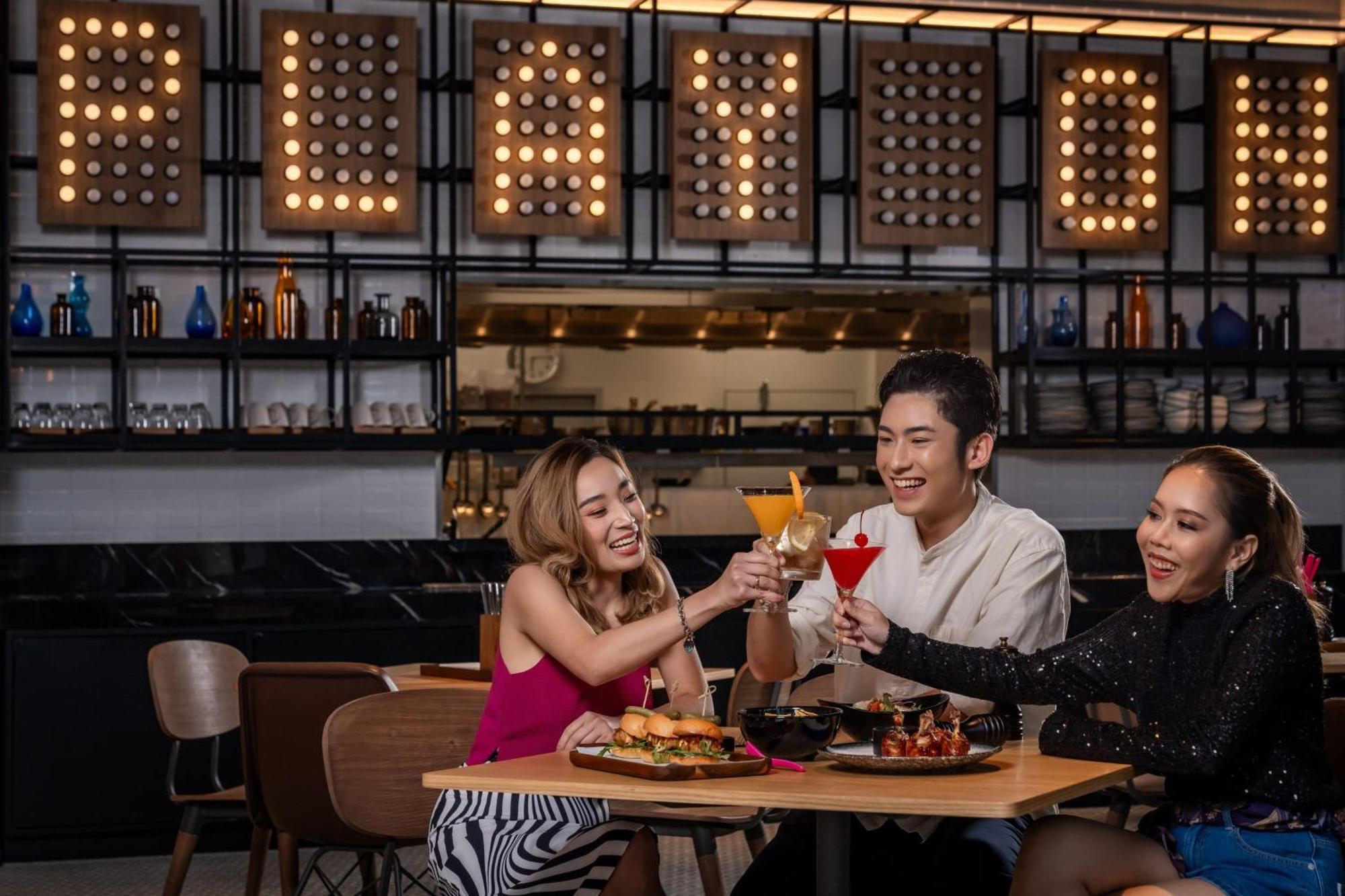 Moxy Bangkok Ratchaprasong Hotel Екстериор снимка