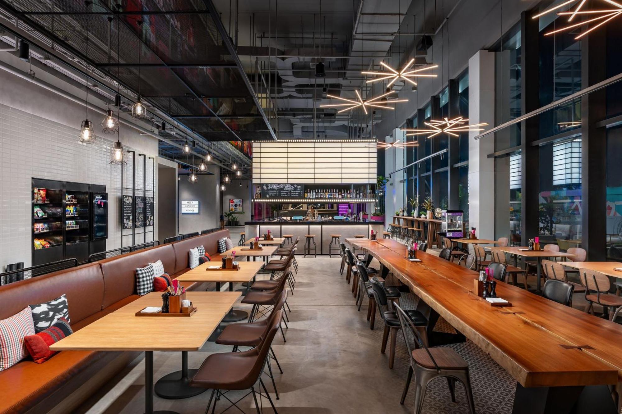 Moxy Bangkok Ratchaprasong Hotel Екстериор снимка