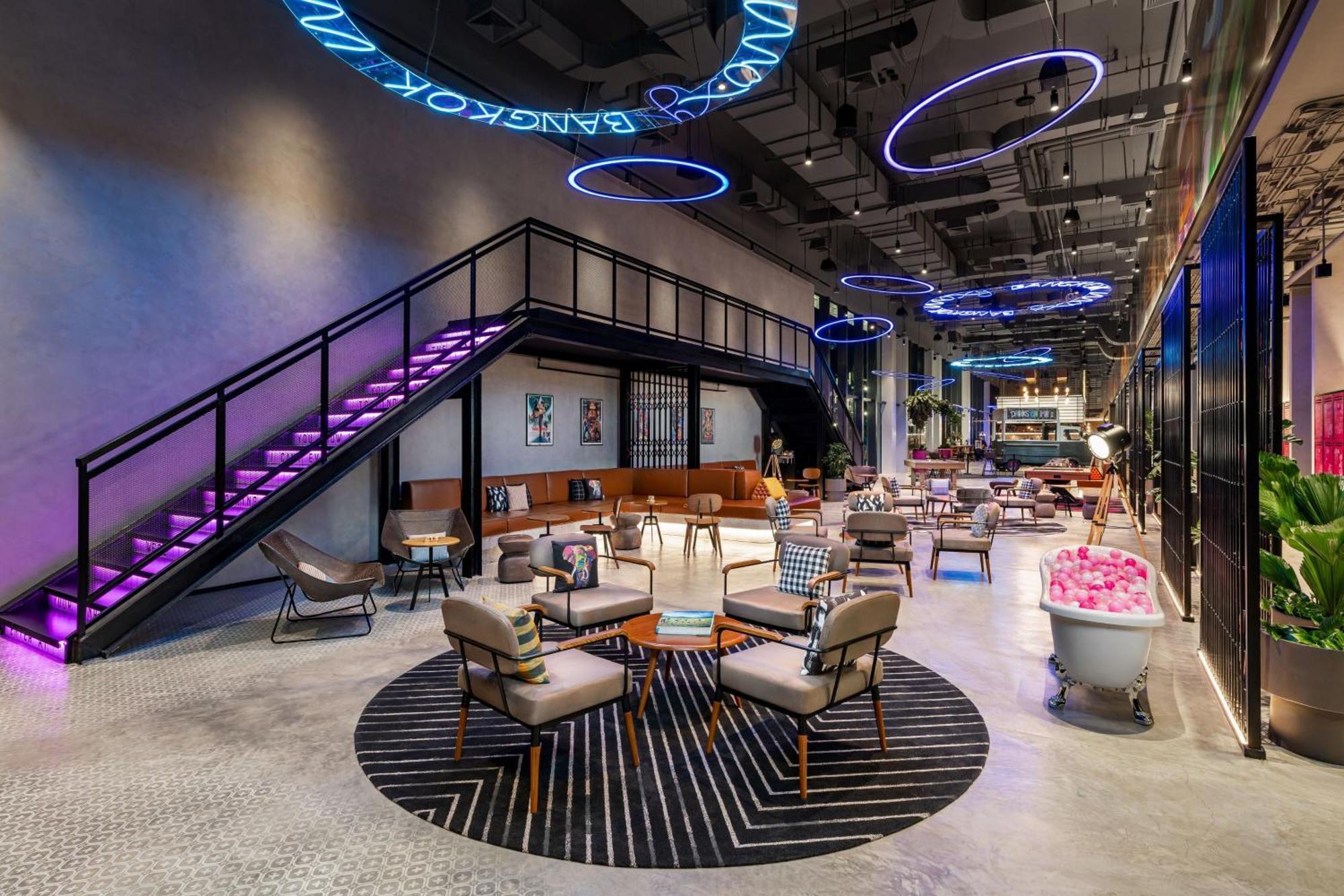 Moxy Bangkok Ratchaprasong Hotel Екстериор снимка